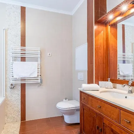 Lejlighed Echo Wellness Apartman